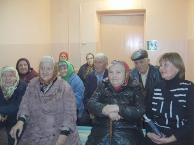 «Моя душа настроена на осень» - под таким лирическим названием прошла очередная встреча библиотекарей с пожилыми людьми